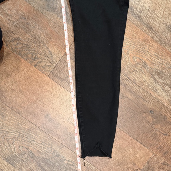 Kut from the Kloth Carlo Ankle Skinny in Black - Picture 7 of 9